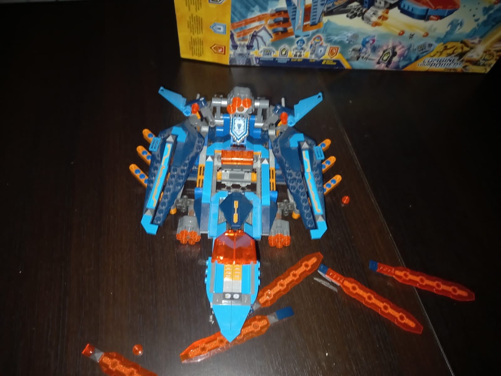 Конструктор LEGO Nexo Knights 70351 Истребитель Сокол Клэя, 523 дет