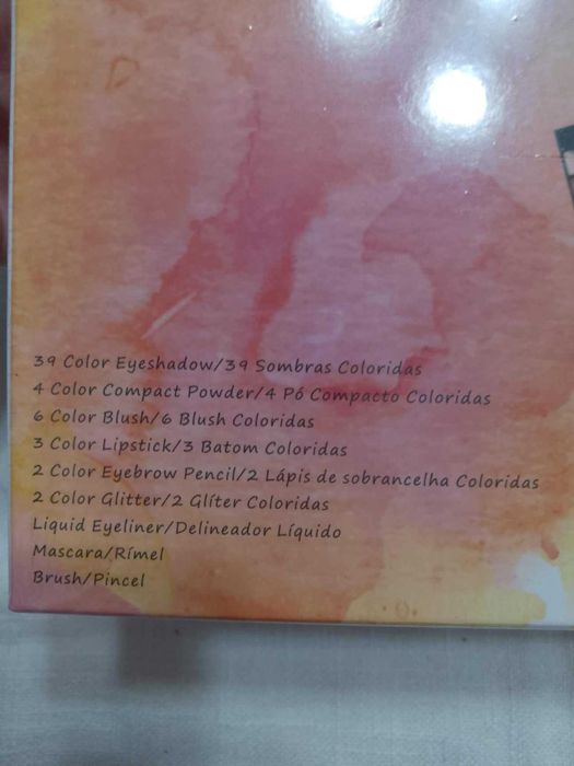 Trusa de machiaj noua