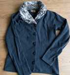 Bluza cu guler blanita
