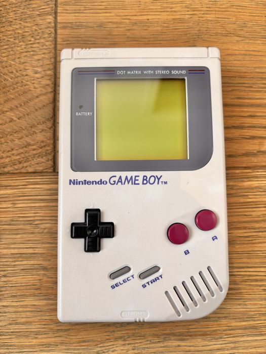 Game Boy original , restaurat
