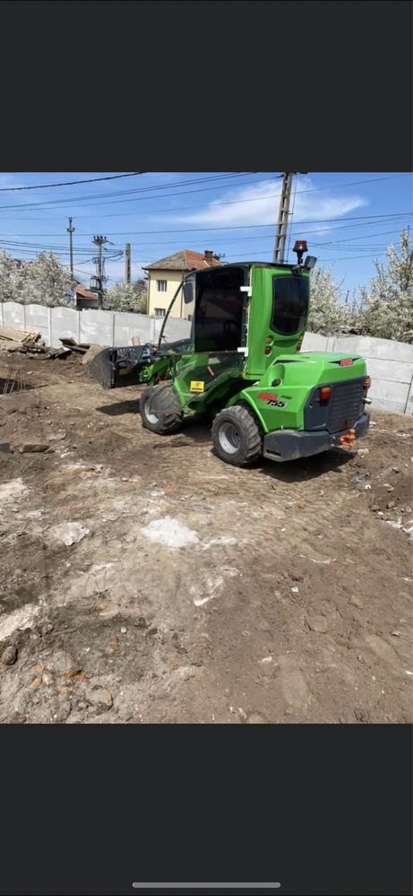 Inchiriez Mini buldoexcavator