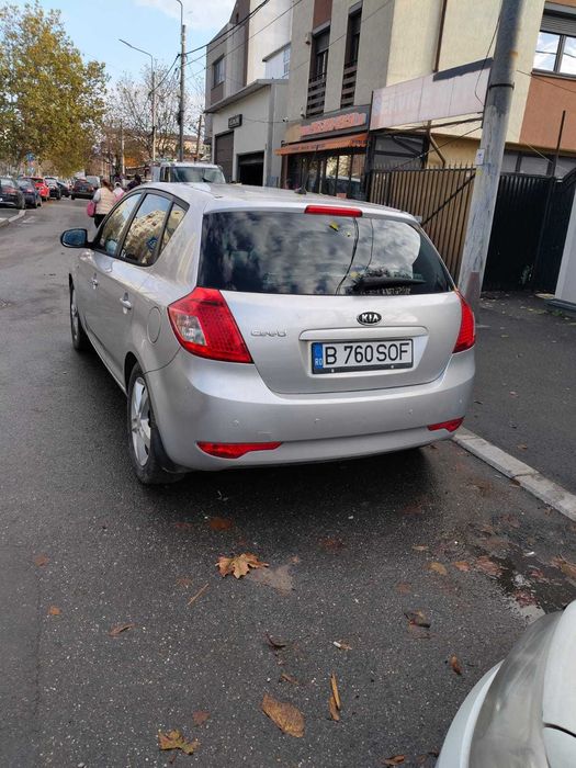 Vand kia ceed 2010 benzina