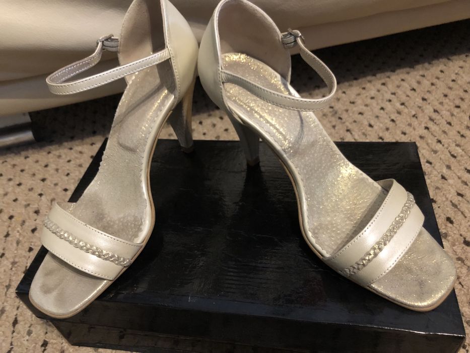 Vand sandale elegante marimea 37 Hotstepper