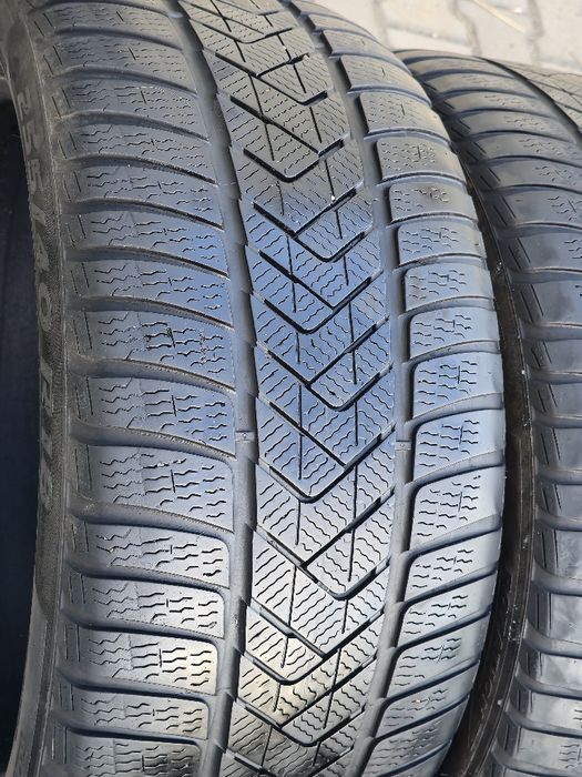 255 40 18 Pirelli