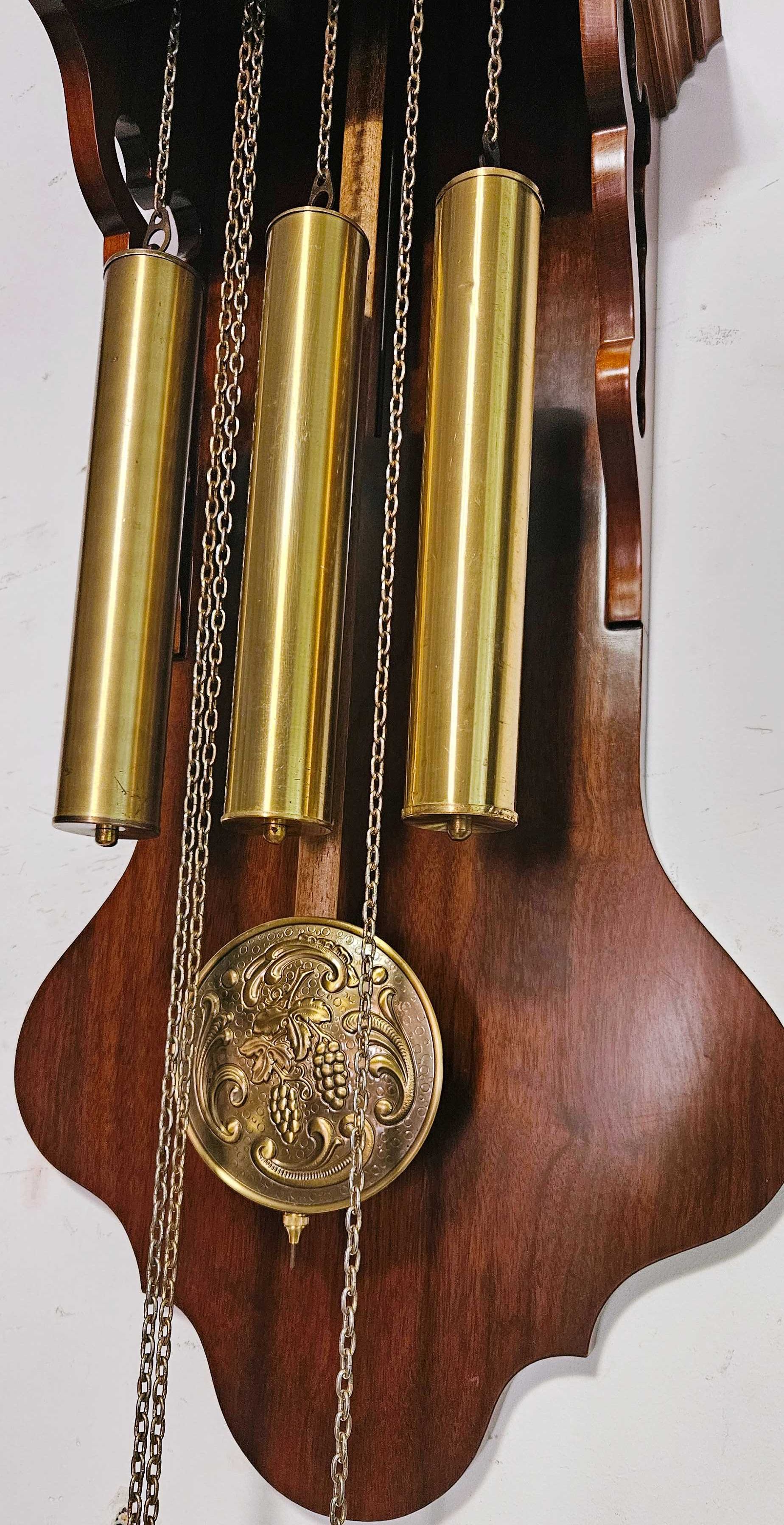 Ceas de perete cu pendul si 3 greutati Hermle-Westminster