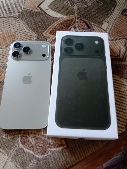 Продам айфон 17 про Макс память 512