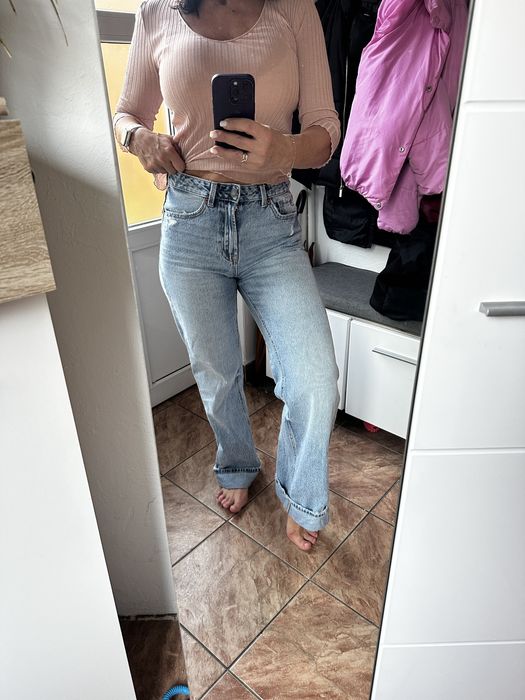 Blugi Stradivarius  cu manseta jos ff practici si comozi