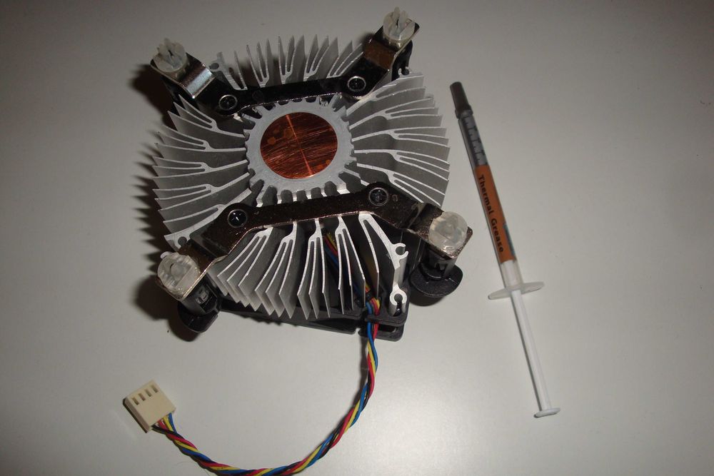 Cooler procesor intel LGA 775 miez cupru racitor inalt + pasta termica