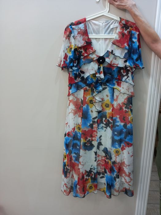 Платья все  красивые