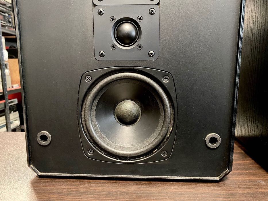 Тонколони Boston Acoustics