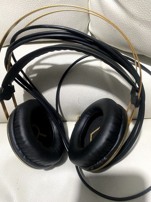 AKG k92 Manitor Studio naushnik Sotiladi