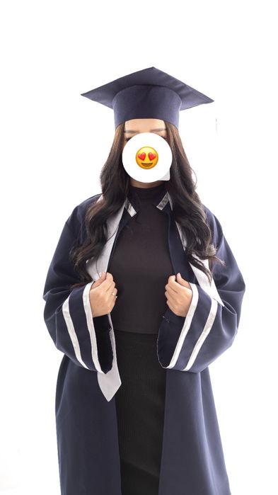 Продаю тёмно-синюю мантию в отличном состоянии.