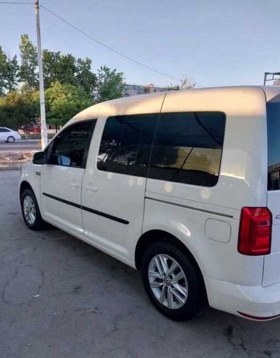 Volkswagen Caddy naqt va halol nasiyaga