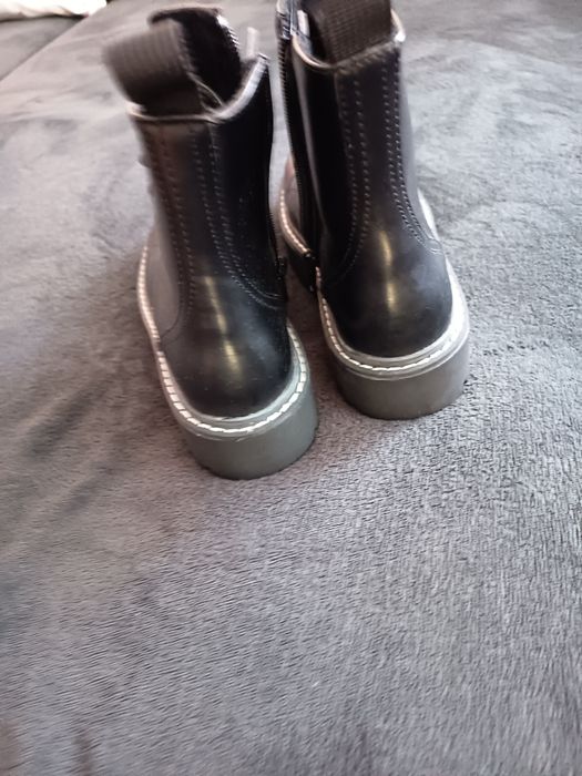 Incaltaminte noua fete H&M