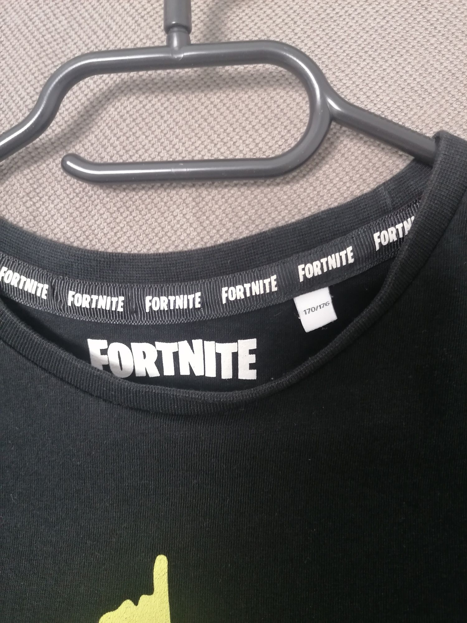 2 tricouri barbati/adolescenți, mărime S, Puma și Fortnite