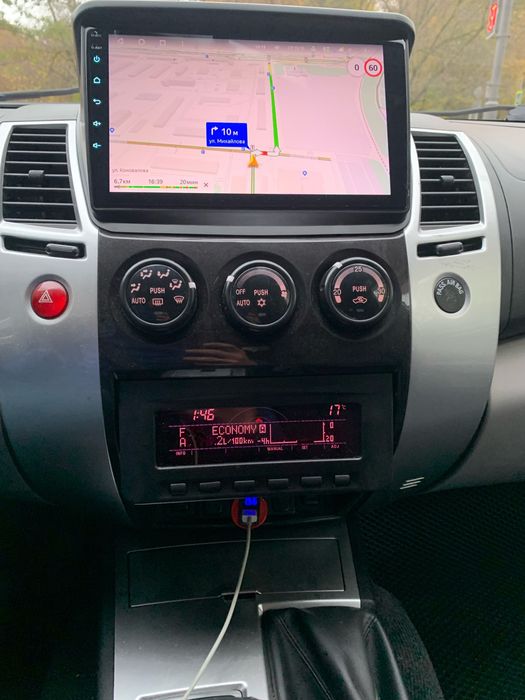 Navigatie Android Mitsubishi Pajero L200 Waze YouTube GPS BT USB