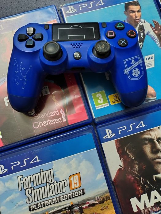 vând ps4 pro 1T cu doua console ( 1 editie limitata fc)+jocuri