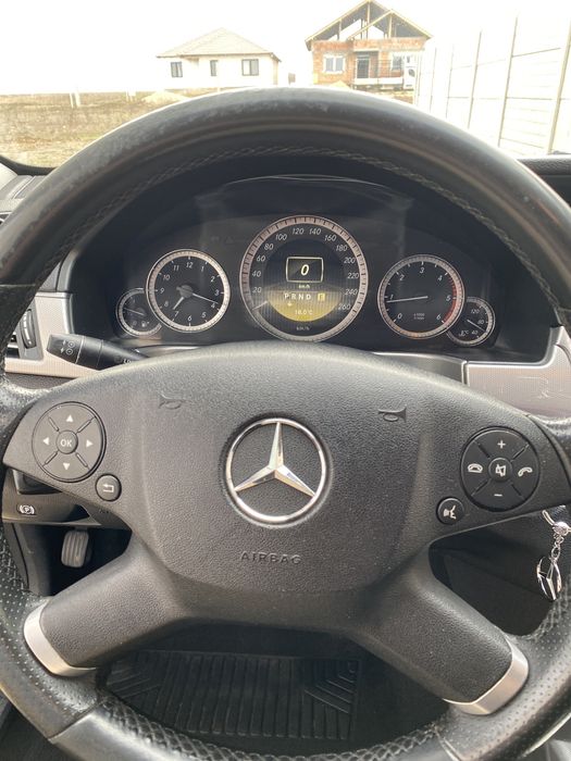 Mercedes benz E class w212 2012 2.2 136 cp