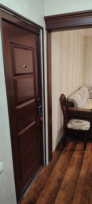 Юнусабад 8 квартал 2 комнатная 1 этаж Ориентир Биллур