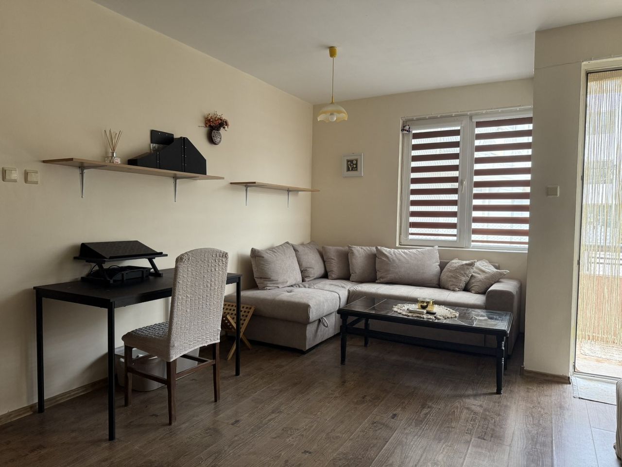 Дава се под наем Двустаен апартамент в Варна, Спортна зала - 52 кв.м за 433.5 € - Снимка #2