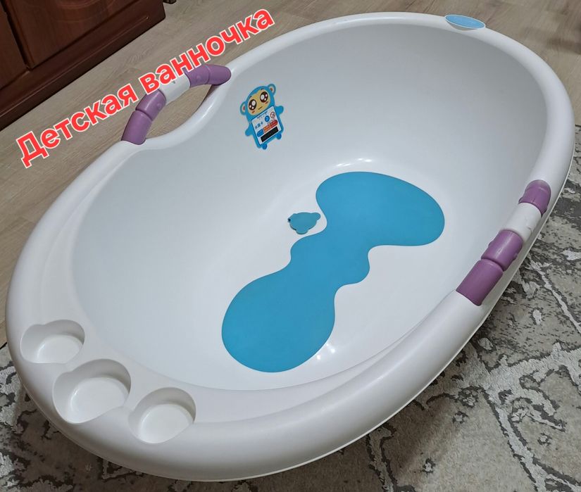 Продается детская коляска Chicco + Ванночка и Кенгуру бонусом