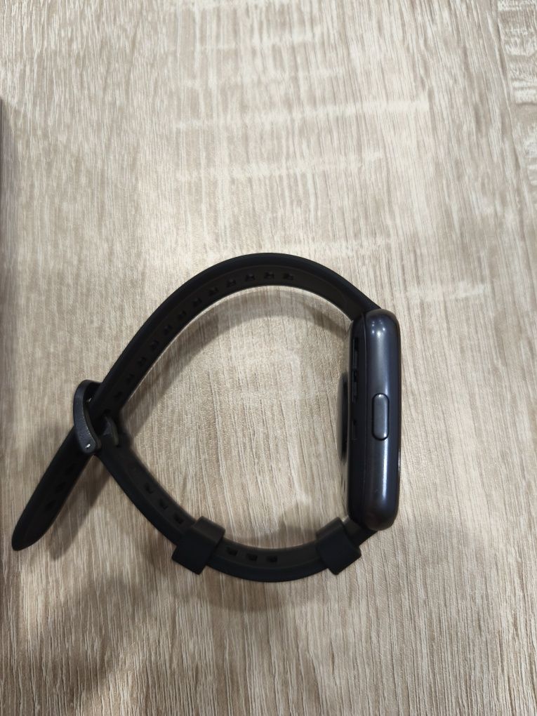 Смарт часовник Huawei fit 2