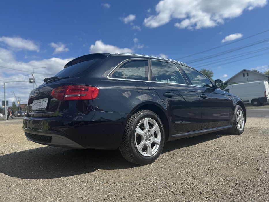 Audi A4 b8 1.8 benzina **S line **piele*navi*led*xenon*Rate/avans zero