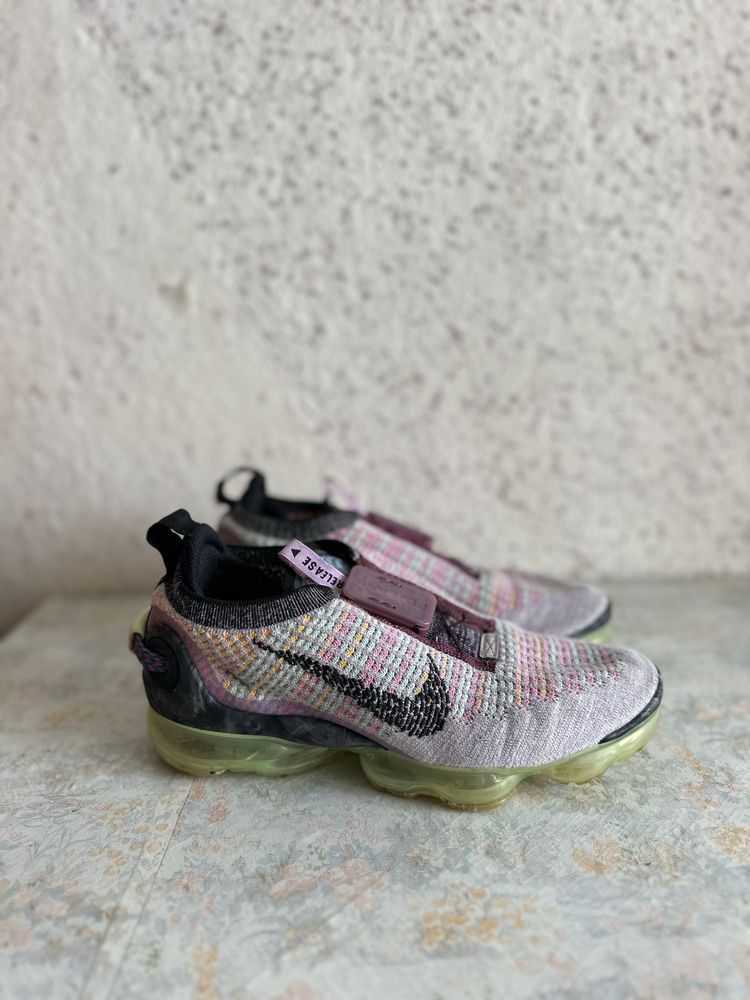 Nike Air Vapormax 2020 Flyknit, Violet Ash/ Black-Sunset Pulse, 40.5
