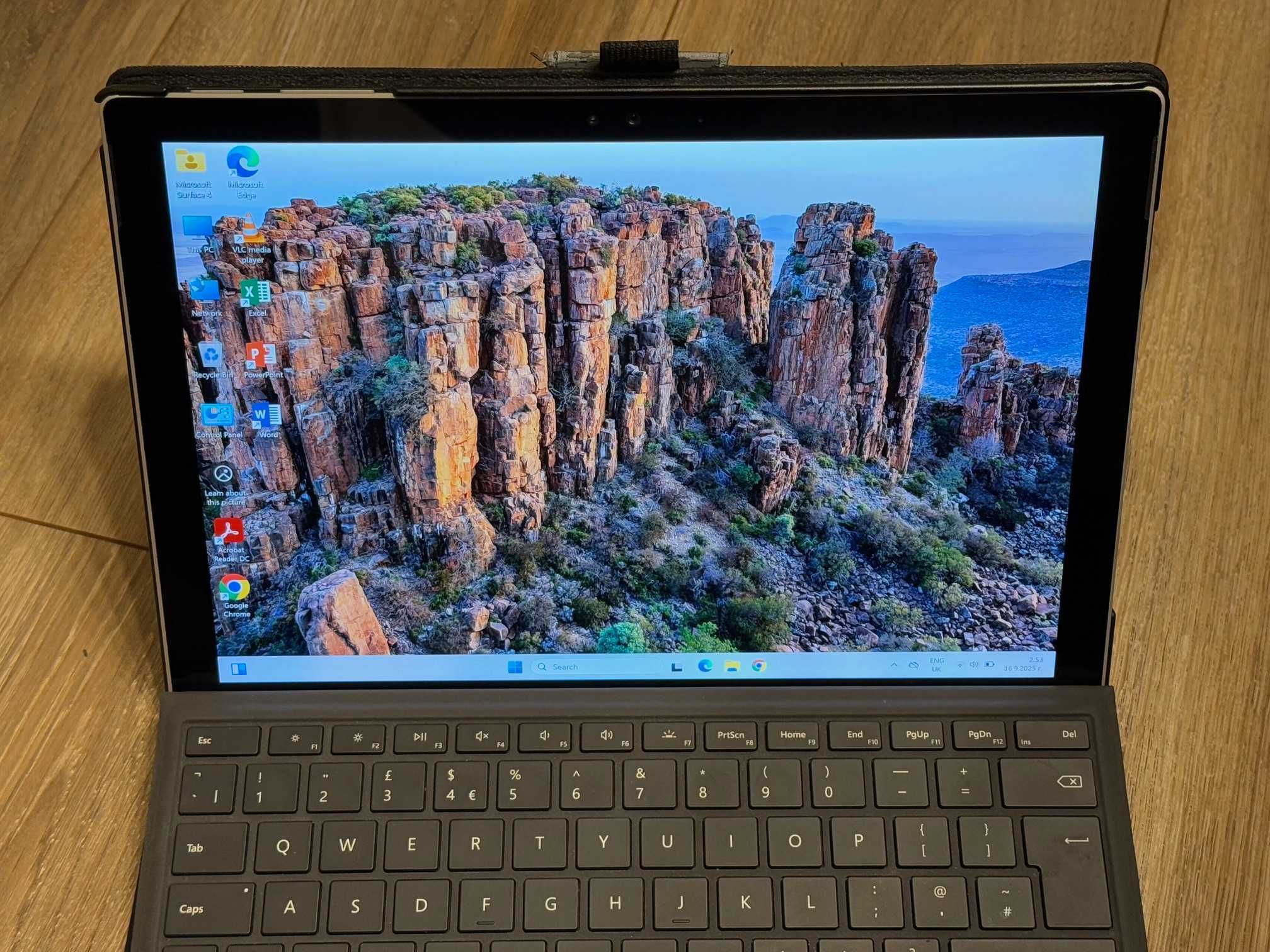 Microsoft Surface Pro 4 i5 6th/4RAM/128SSD
