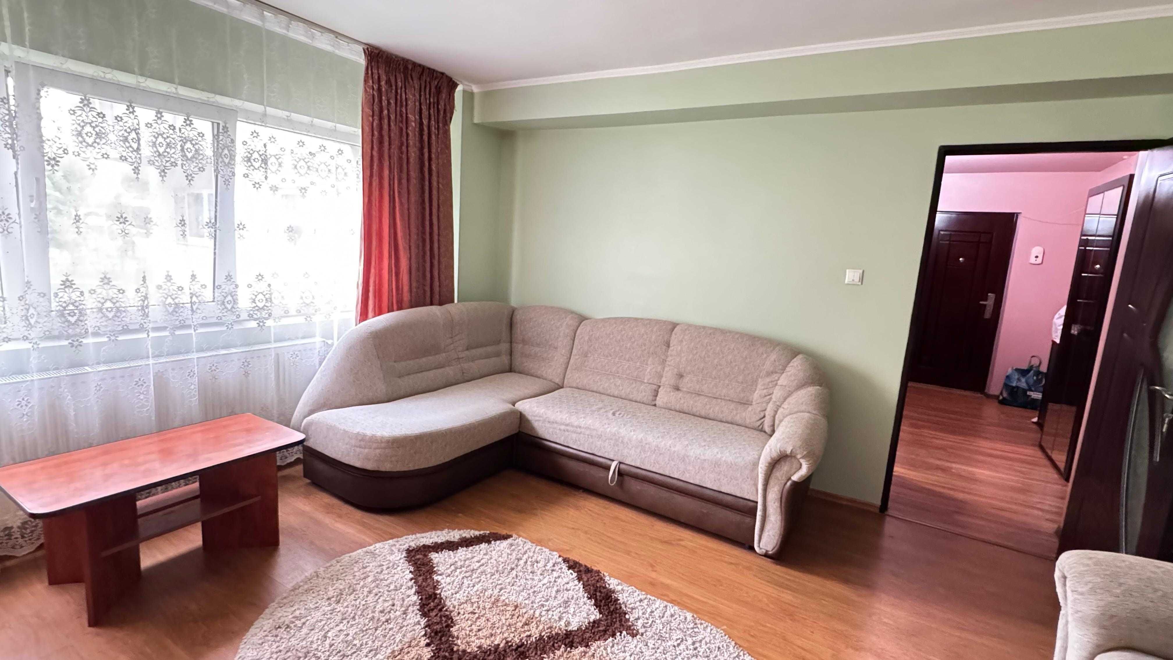 Apartament spatios, 3 camere, decomandat, Valea Calugareasca
