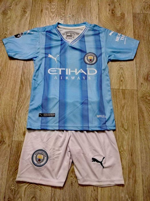 Нови детски футболни екипи Холанд