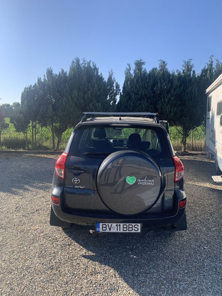 Toyota RAV4 lovita pe partea drrapta