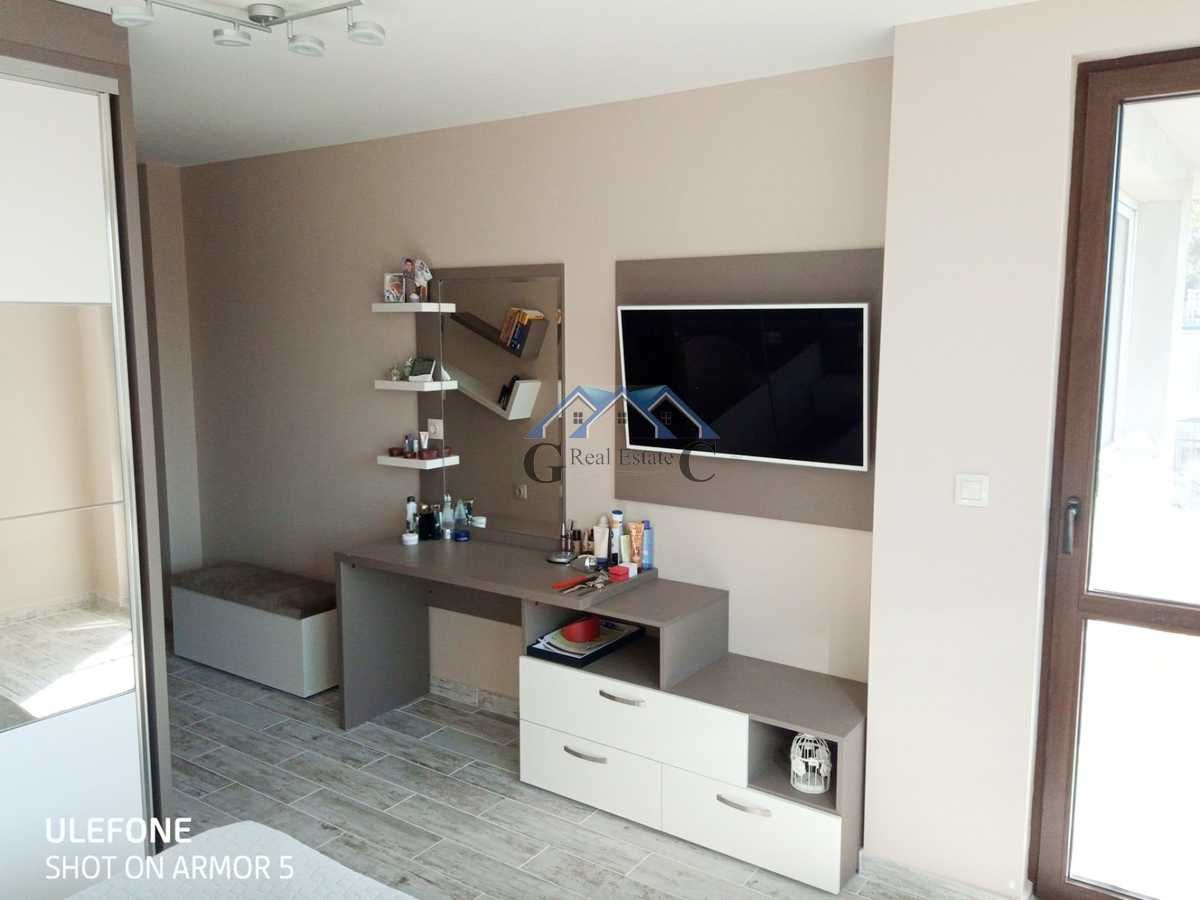 Продава се Къща в Варна, Левски - 245 кв.м за 1919 €/кв.м - Снимка #9