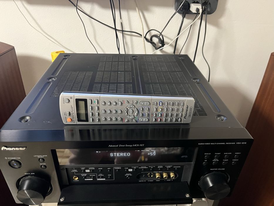 Receiver imens Pioneer VSX-1015 150W pe canal la 8 Ohni