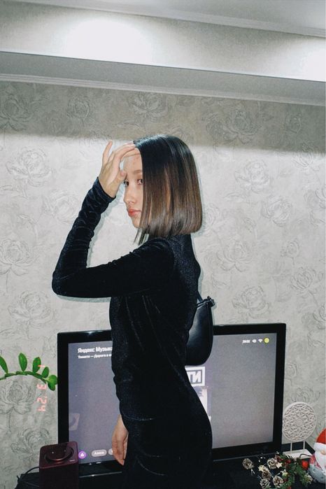 Чёрное бархатное платье Макси.Раскошный силуэт!