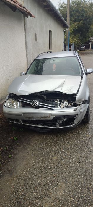 VW golf IV 2002 variant 1.6 pe benzina