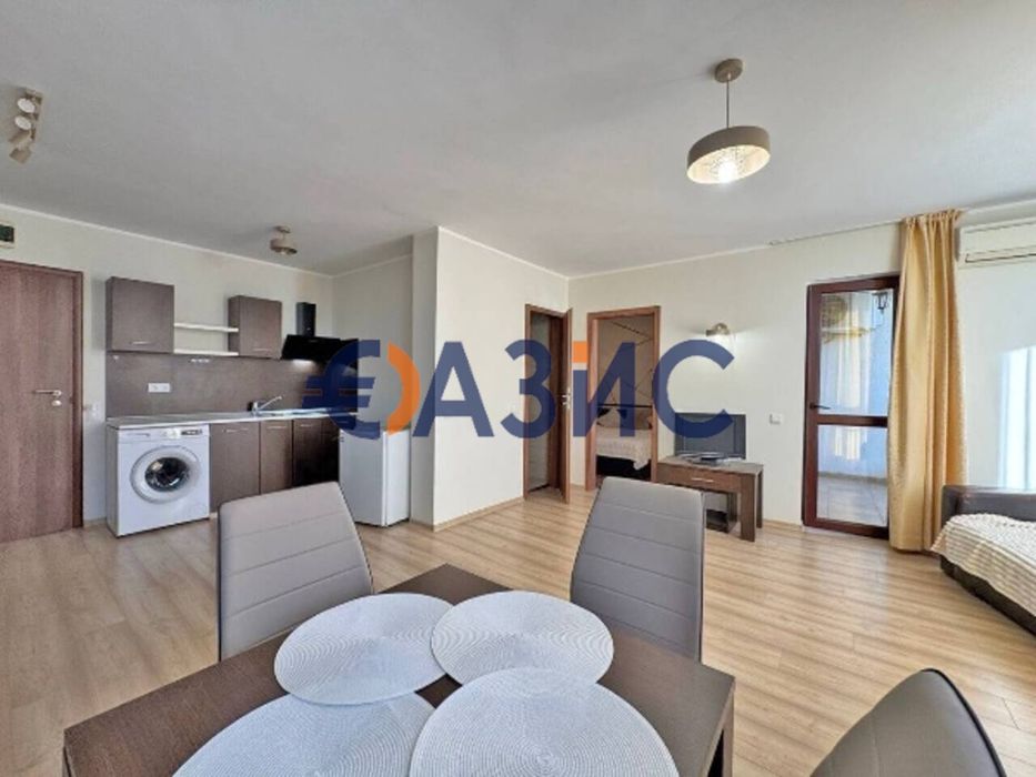 Двустаен апартамент в жилищен комплекс Camelot , Слънчев бряг,60кв.м,