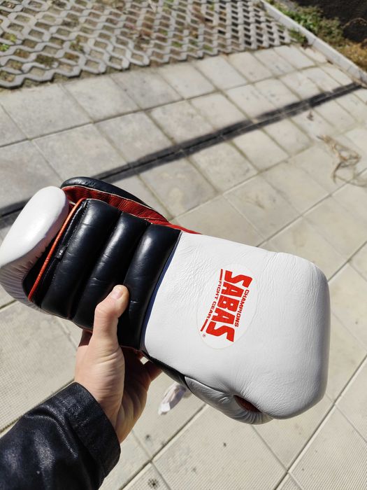Боксови ръкавици - SABAS (ръчно шити в Мексико). Номер 16.
