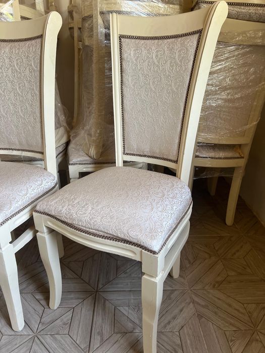 Стулья по 10000 тг