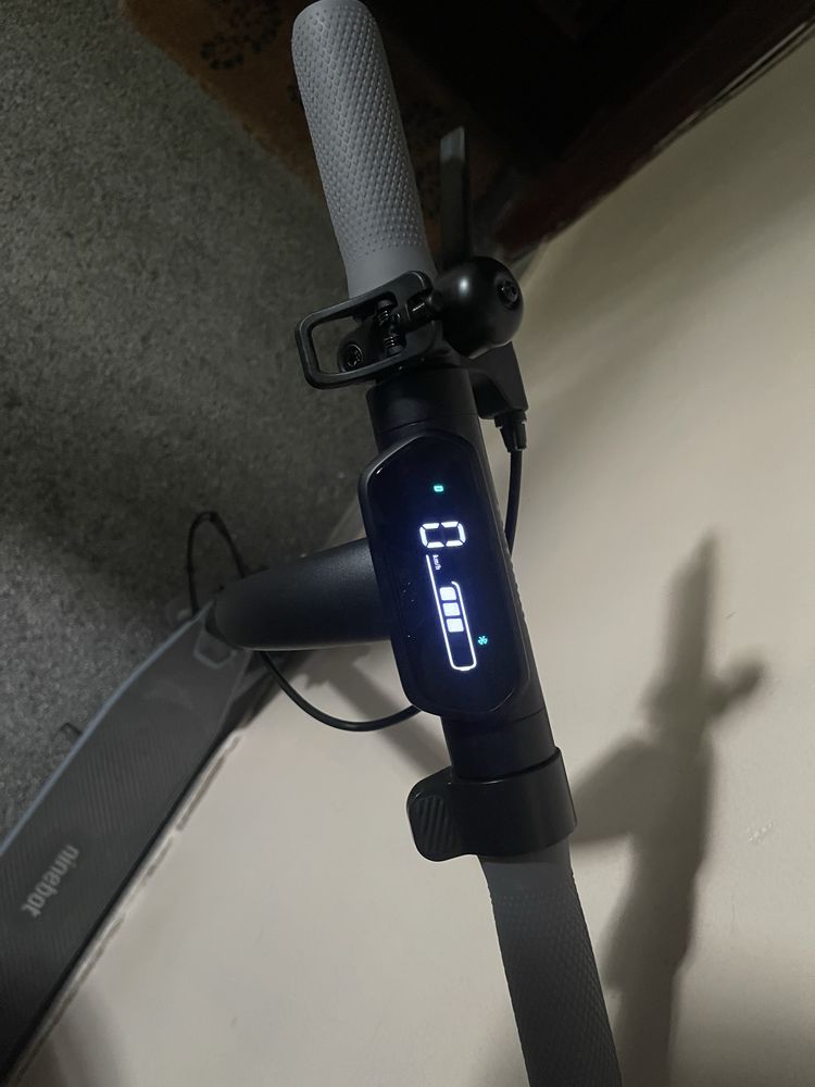 Електрическа тротинетка Segway Ninebot E2