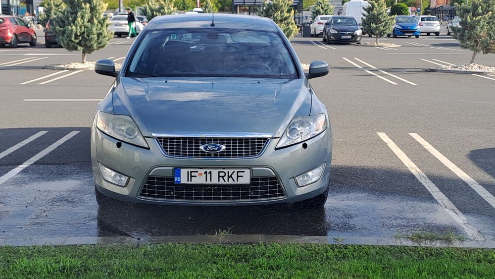 Ford Mondeo Gri.