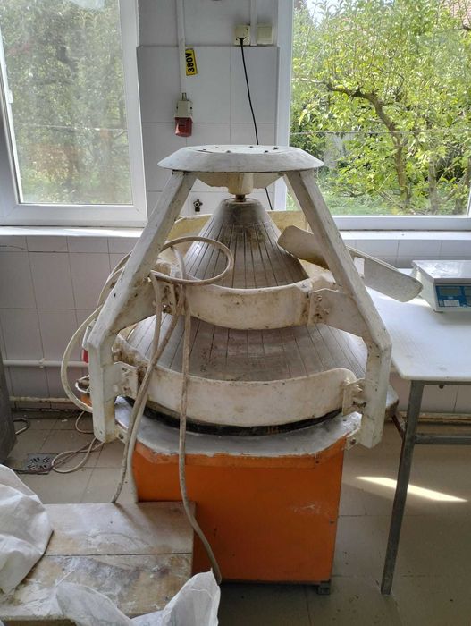 Inchidere brutărie. Vând utilaje de brutarie în stare impecabilă