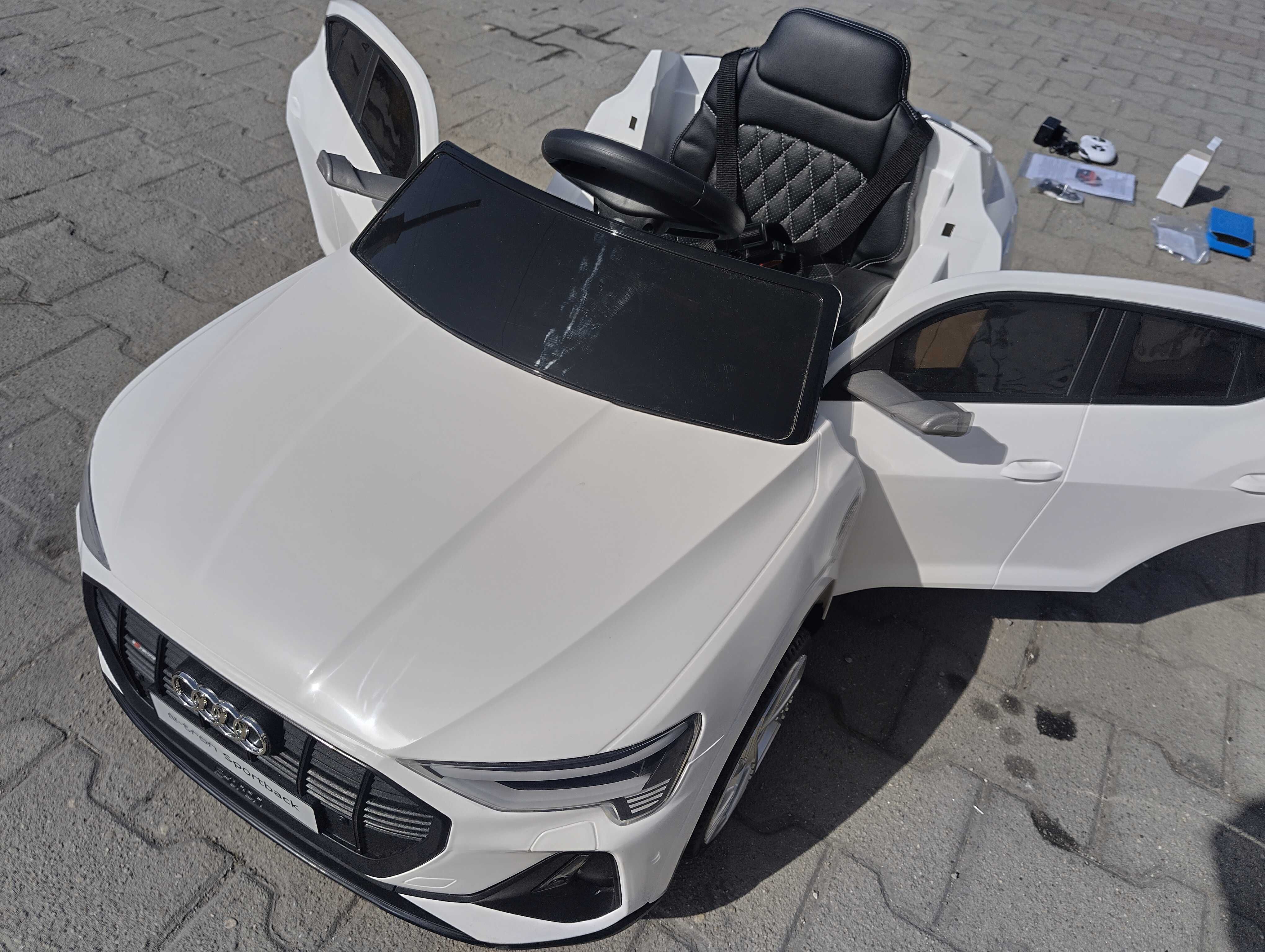 AUDI Акумулаторен джип Audi Sportback