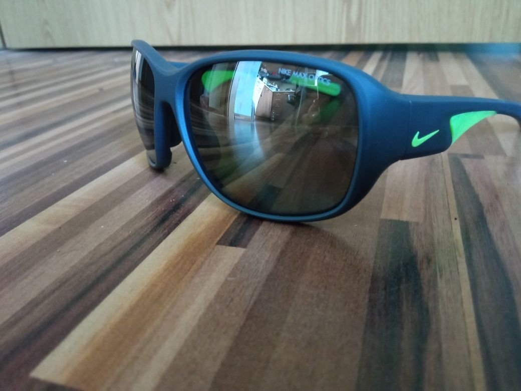 Оригинални слънчеви очила на Nike