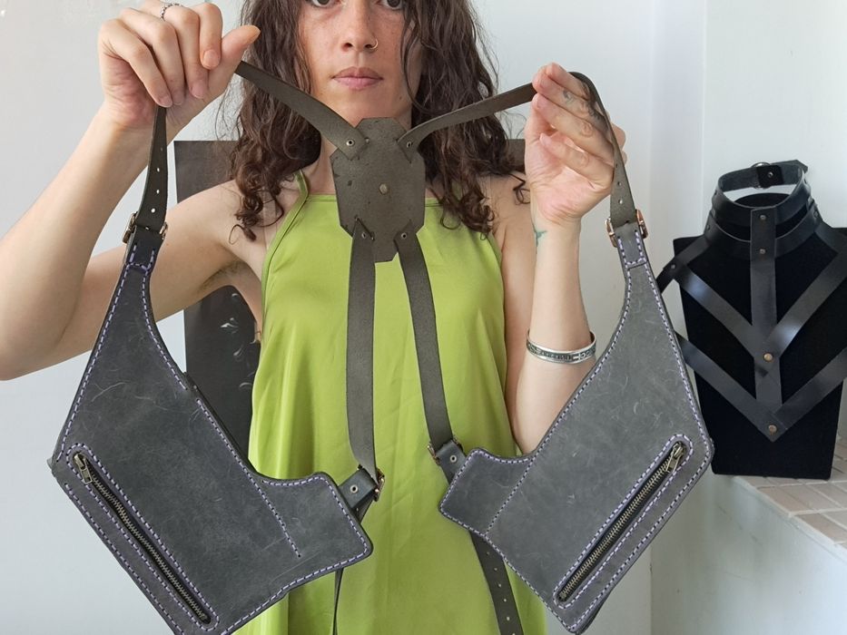 Ham cu buzunare din piele naturala