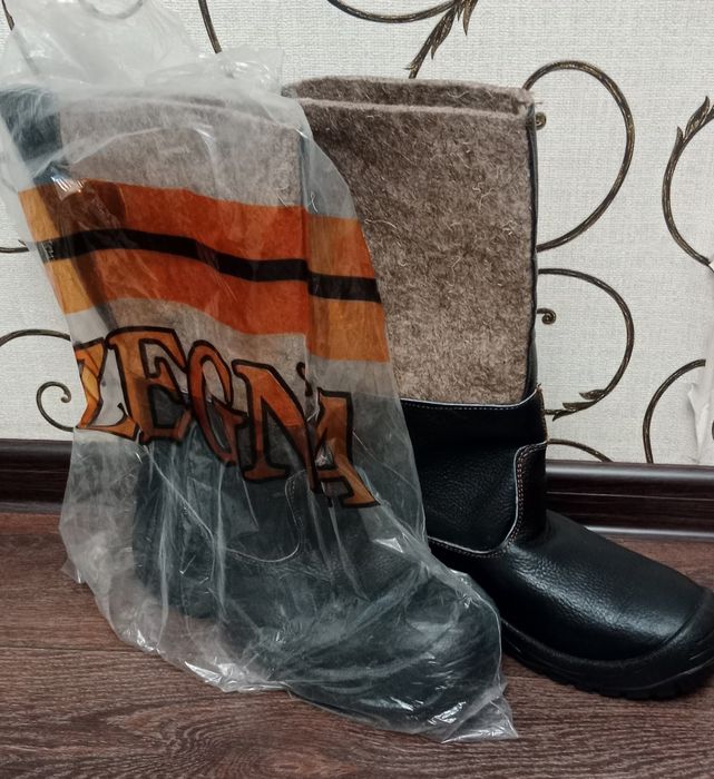 Продам зимние кирзовые сапоги