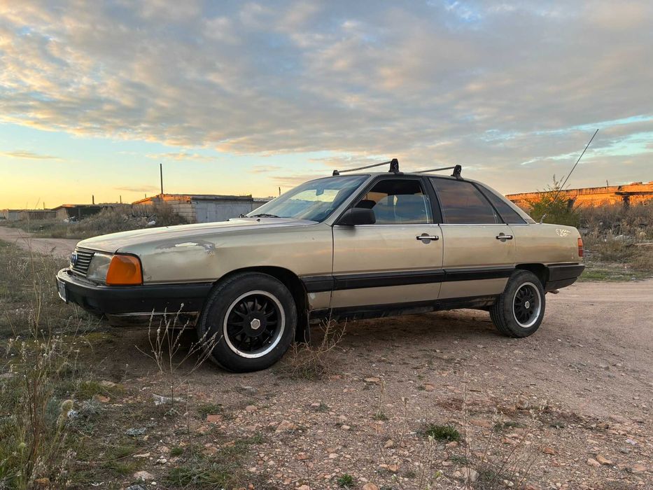 авто Audi 100 c3