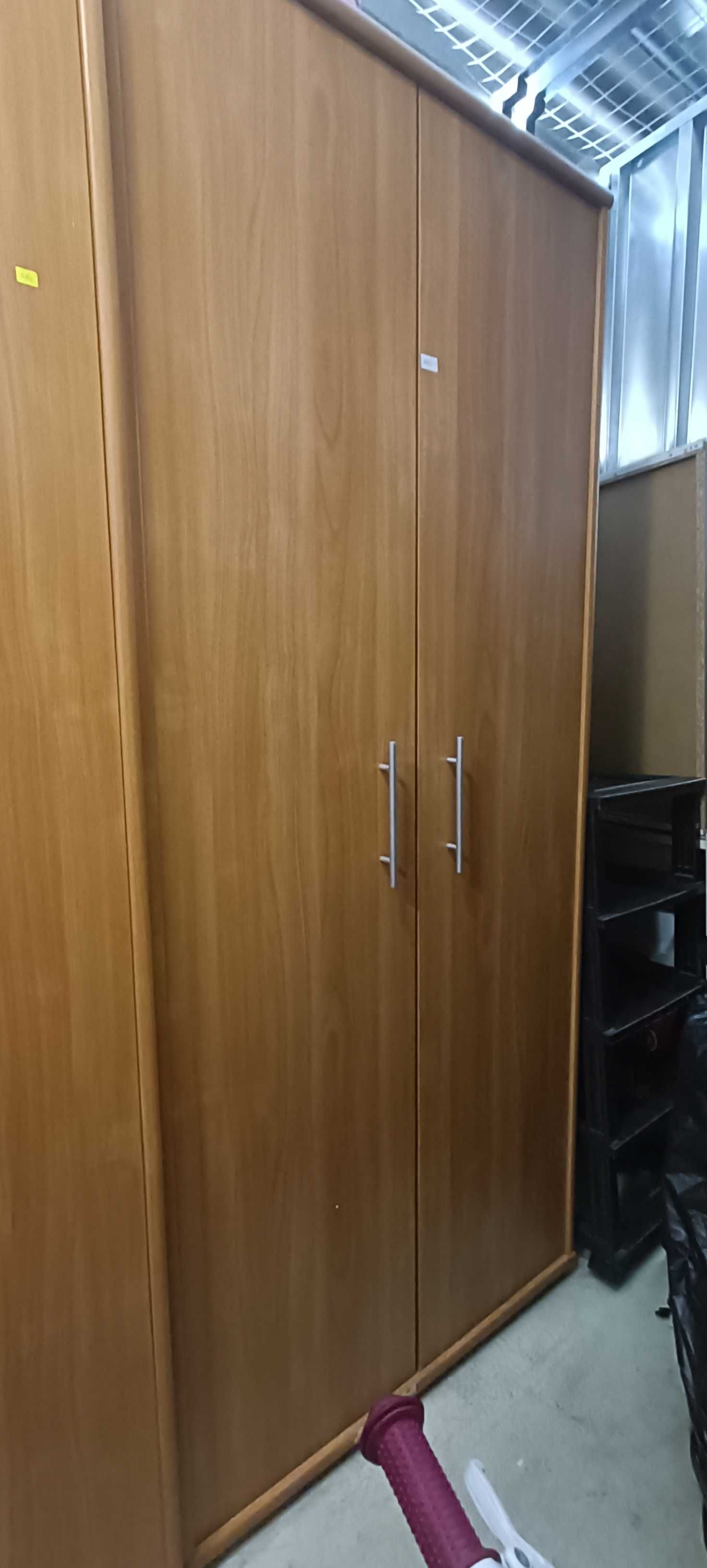 Wood Wardrobe Дървен гардероб