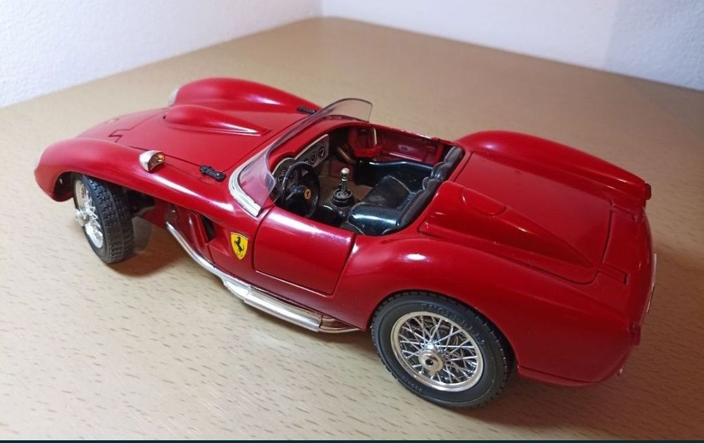 Ferrari testarossa bburago 1:18