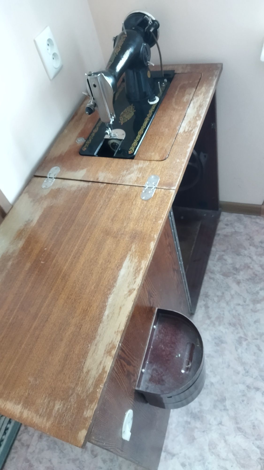 Продам швейную машинку ножную